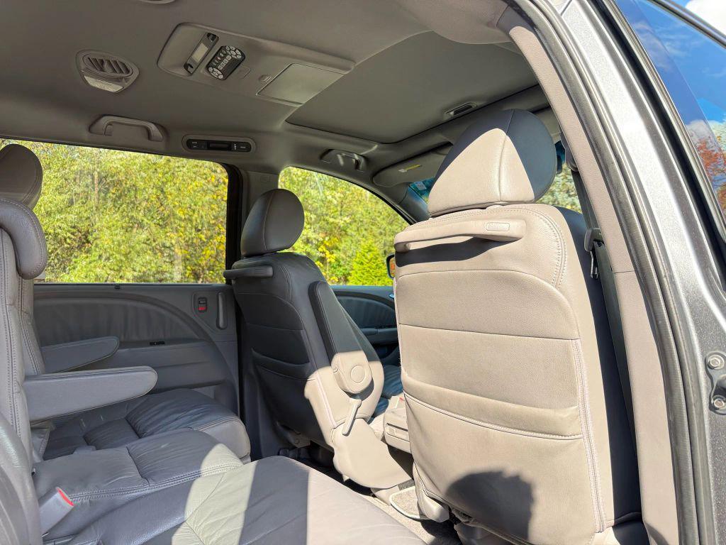 used 2009 Honda Odyssey car, priced at $5,680