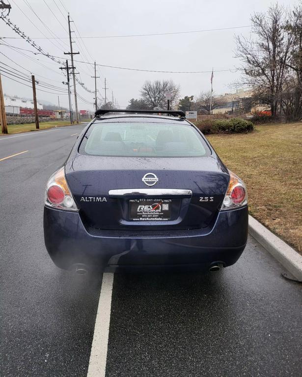 used 2009 Nissan Altima car, priced at $5,480