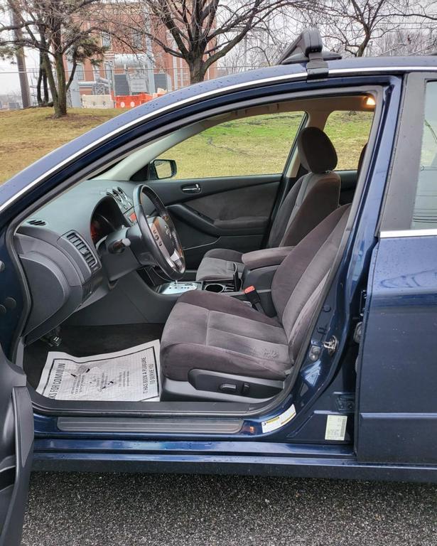 used 2009 Nissan Altima car, priced at $5,480