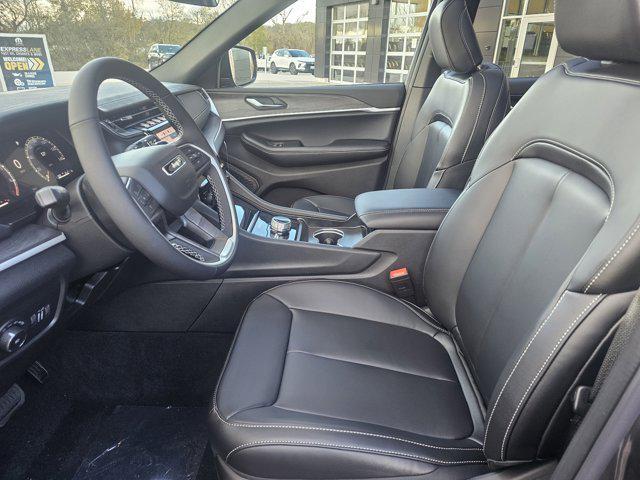 new 2025 Jeep Grand Cherokee car, priced at $50,220