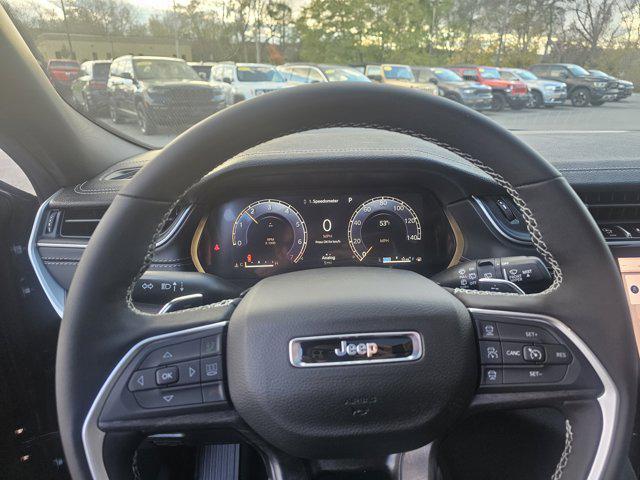 new 2025 Jeep Grand Cherokee car, priced at $50,220