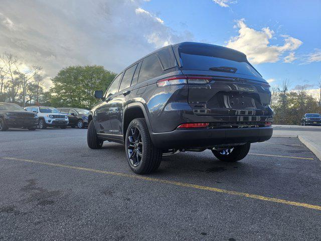 new 2025 Jeep Grand Cherokee car, priced at $50,220