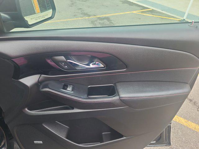 used 2023 Chevrolet Traverse car, priced at $36,990