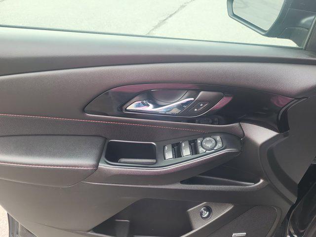 used 2023 Chevrolet Traverse car, priced at $36,990