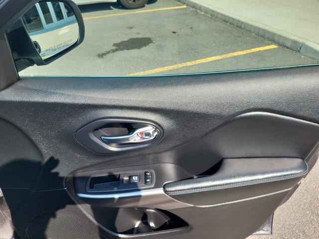 used 2019 Jeep Cherokee car, priced at $17,990