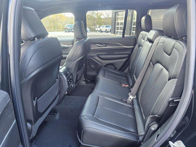 new 2025 Jeep Grand Cherokee car, priced at $55,660