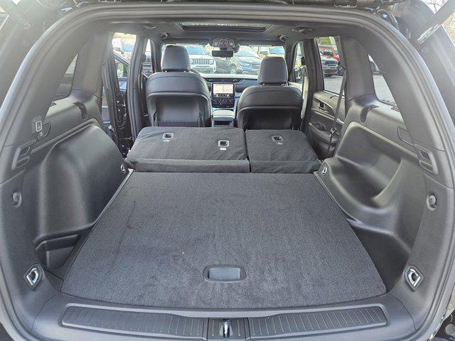 new 2025 Jeep Grand Cherokee car, priced at $55,660