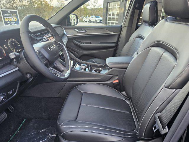 new 2025 Jeep Grand Cherokee car, priced at $55,660