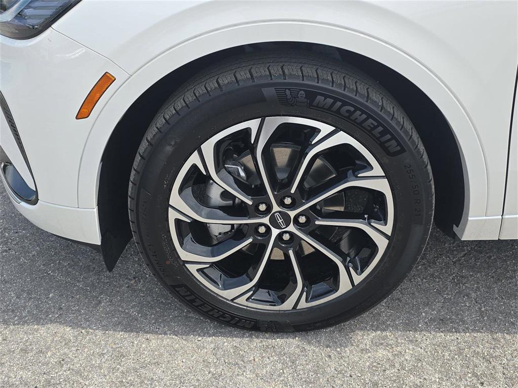 new 2025 Lincoln Nautilus car, priced at $66,154