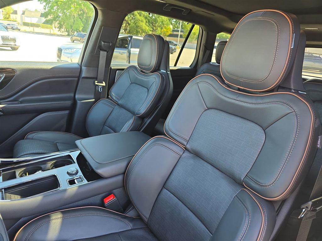 new 2025 Lincoln Aviator car, priced at $86,900