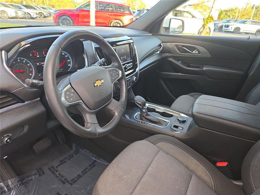 used 2023 Chevrolet Traverse car, priced at $25,998