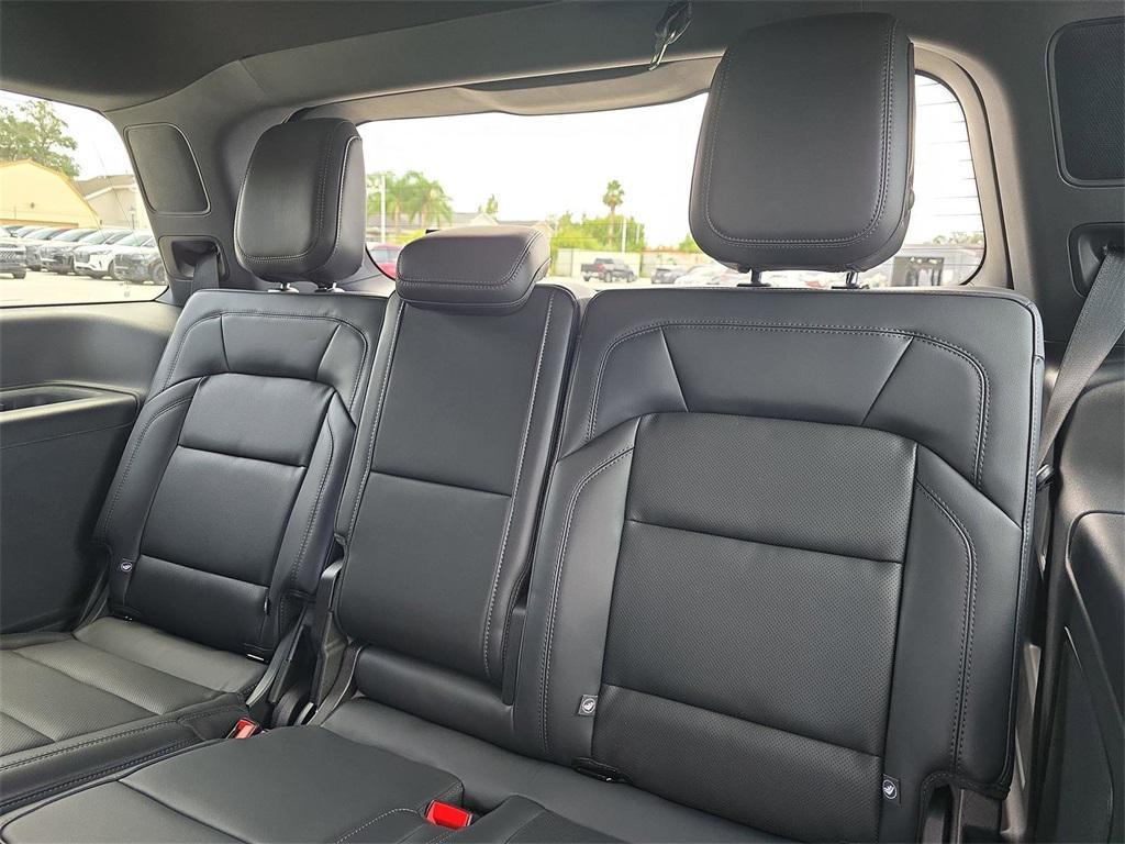 new 2025 Lincoln Navigator car, priced at $106,775