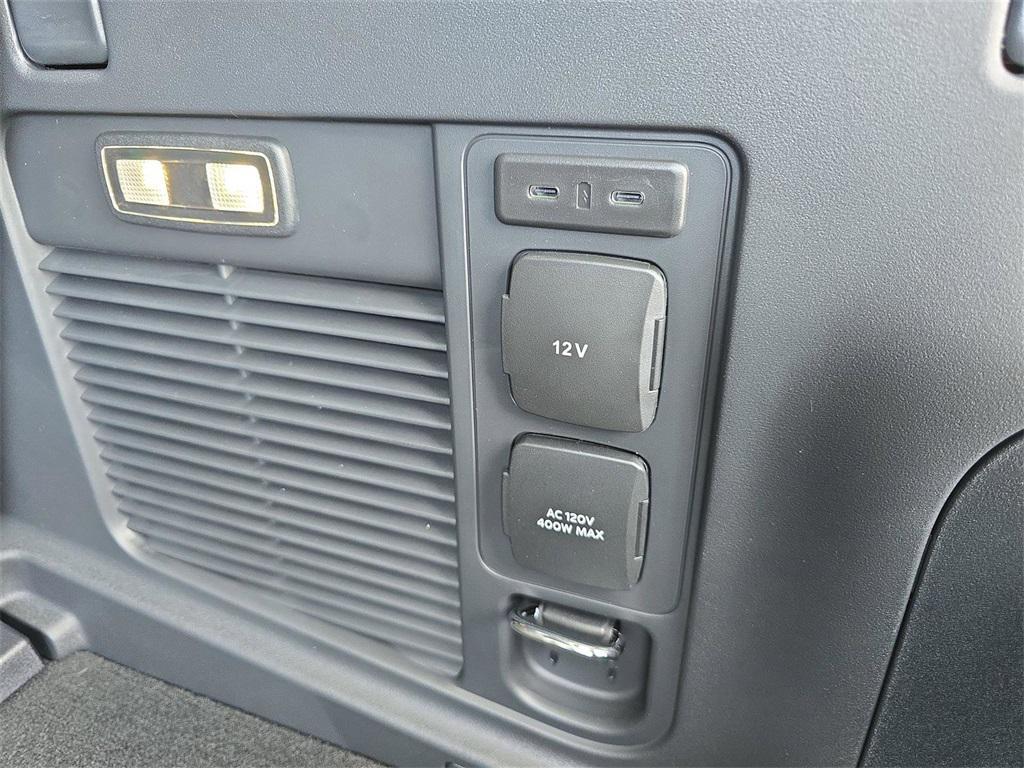 new 2025 Lincoln Navigator car, priced at $106,775