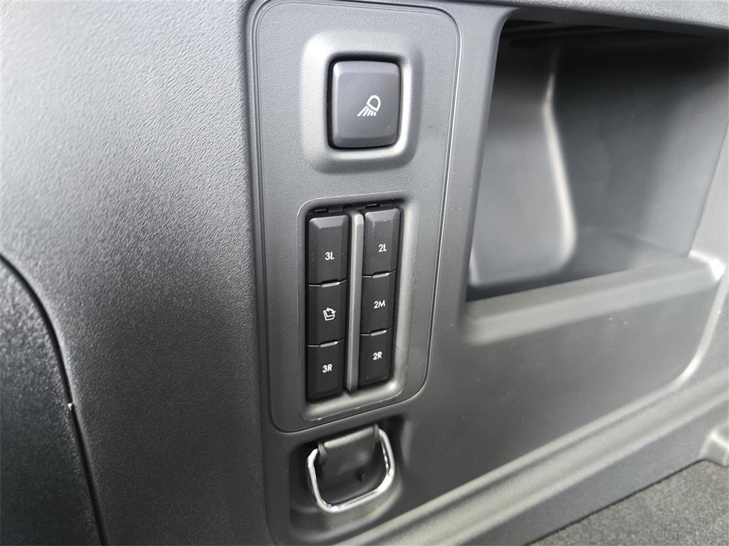 new 2025 Lincoln Navigator car, priced at $106,775