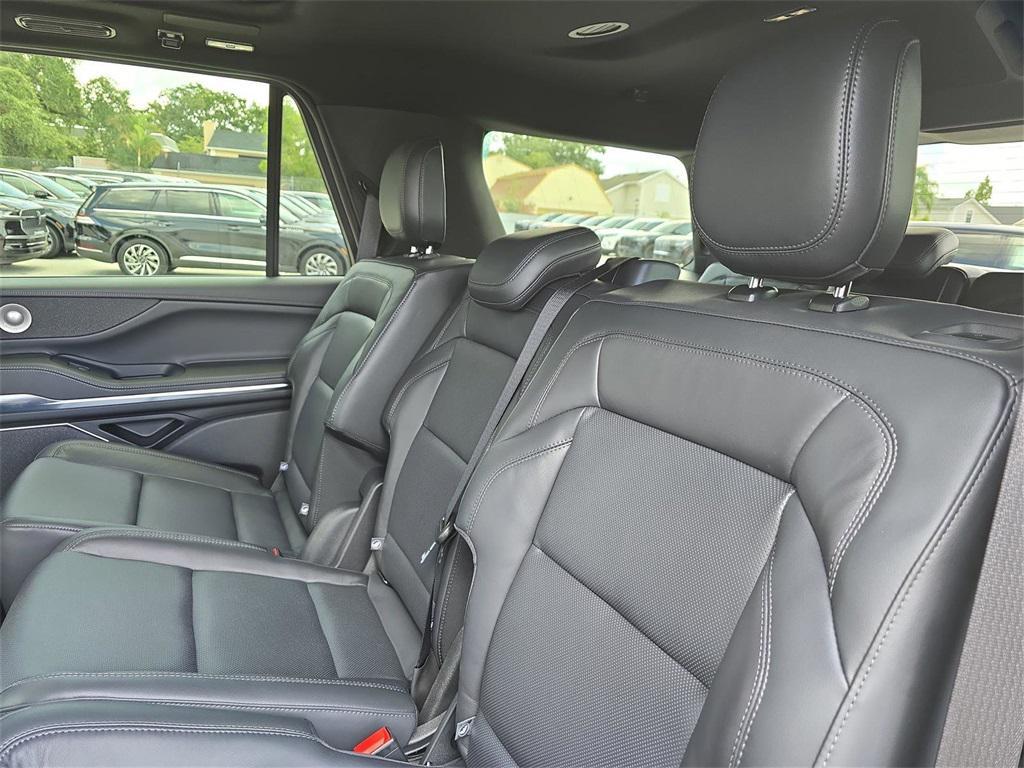 new 2025 Lincoln Navigator car, priced at $106,775