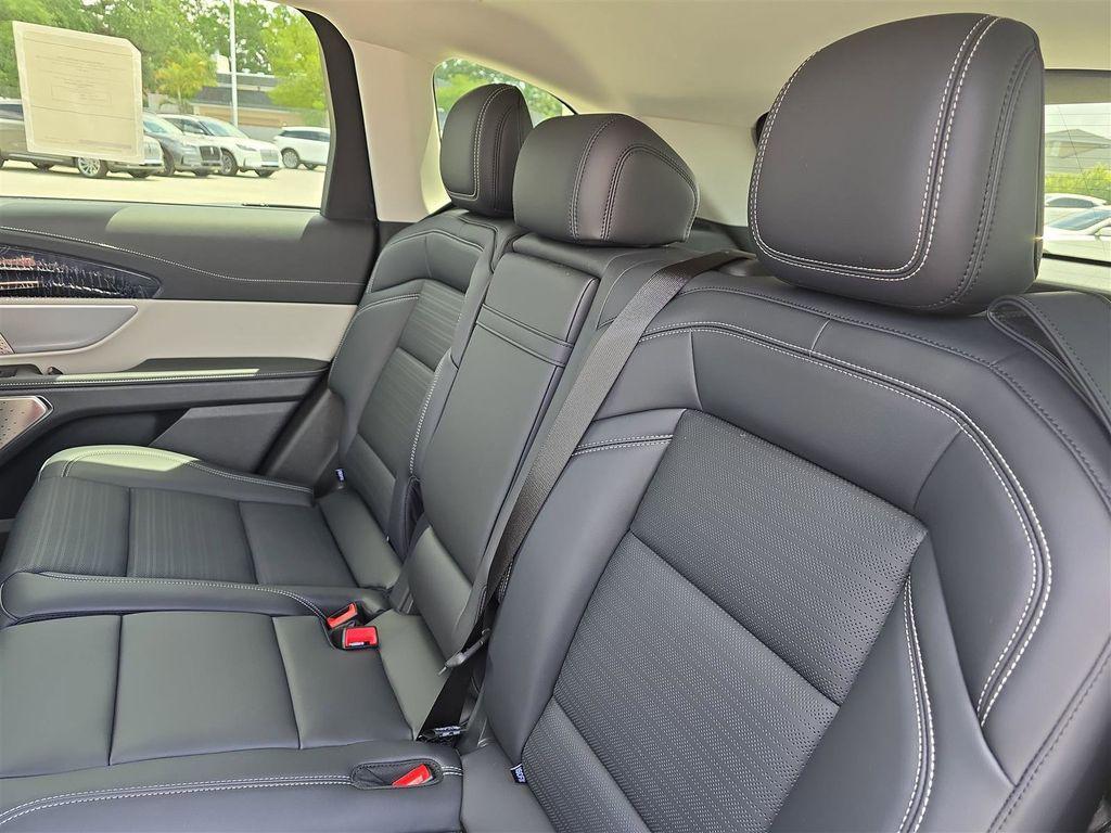 new 2025 Lincoln Nautilus car, priced at $64,874