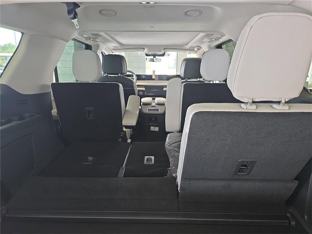new 2025 Lincoln Navigator car, priced at $103,090
