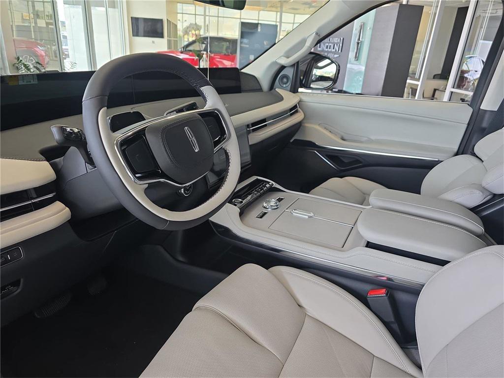 new 2025 Lincoln Navigator car, priced at $103,090