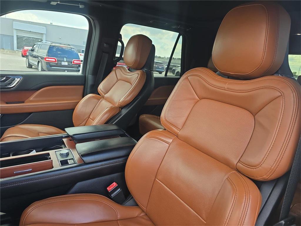 used 2020 Lincoln Navigator car, priced at $40,385