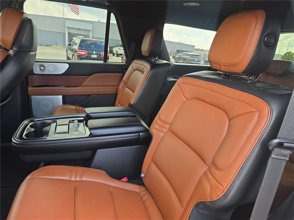 used 2020 Lincoln Navigator car, priced at $40,385
