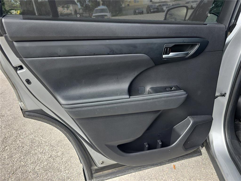 used 2021 Toyota Highlander Hybrid car, priced at $30,365