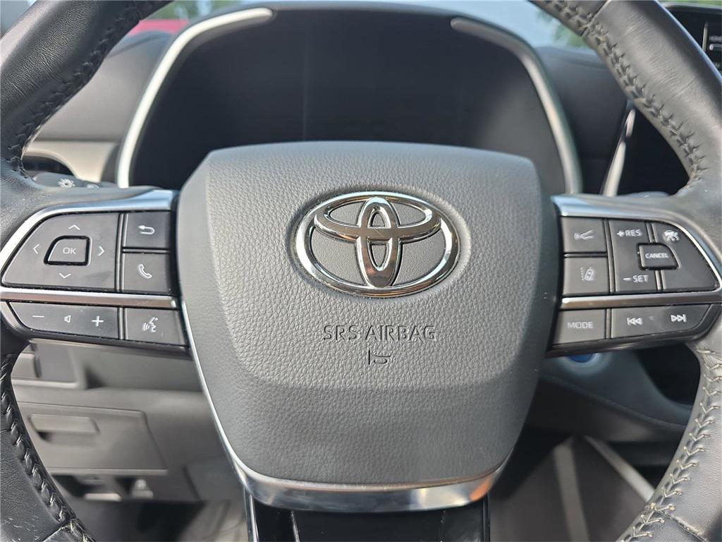 used 2021 Toyota Highlander Hybrid car, priced at $30,365