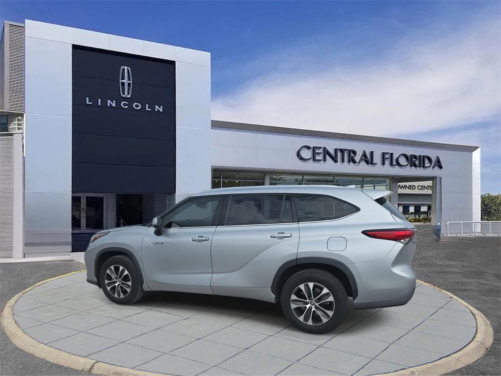 used 2021 Toyota Highlander Hybrid car, priced at $30,365