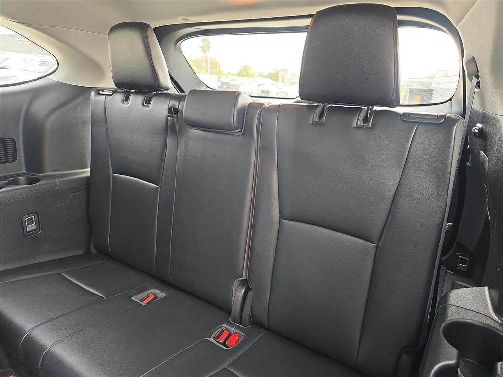 used 2021 Toyota Highlander Hybrid car, priced at $30,365