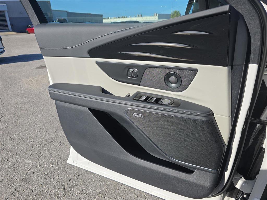 new 2025 Lincoln Nautilus car, priced at $60,677