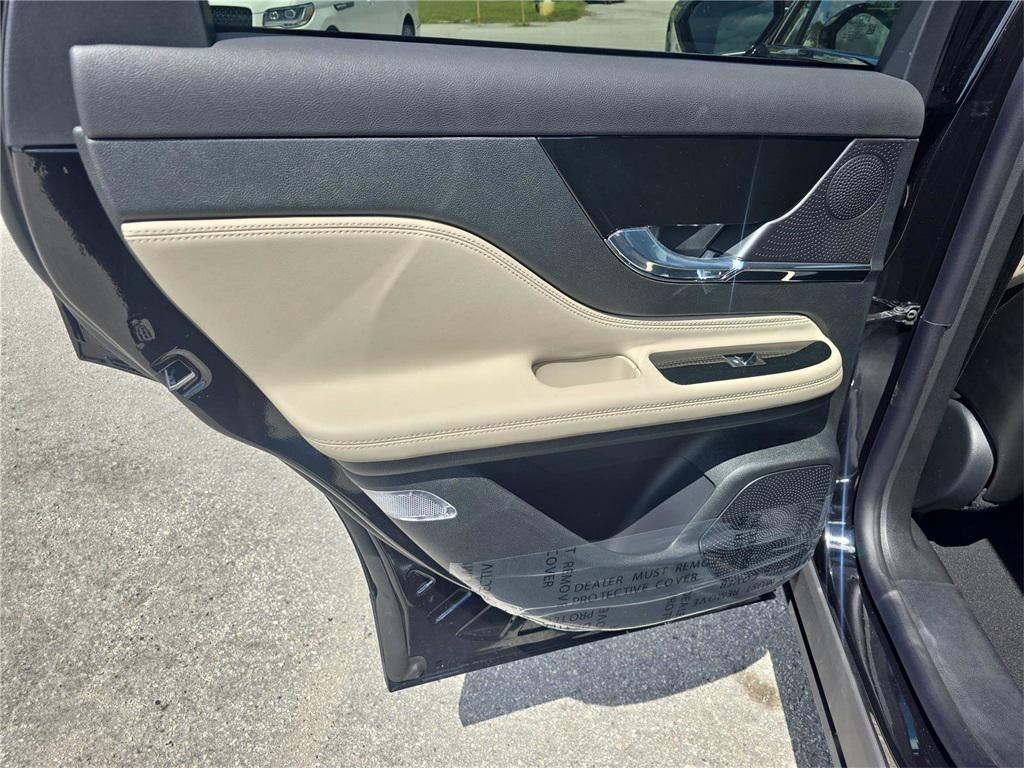 new 2025 Lincoln Corsair car, priced at $39,581