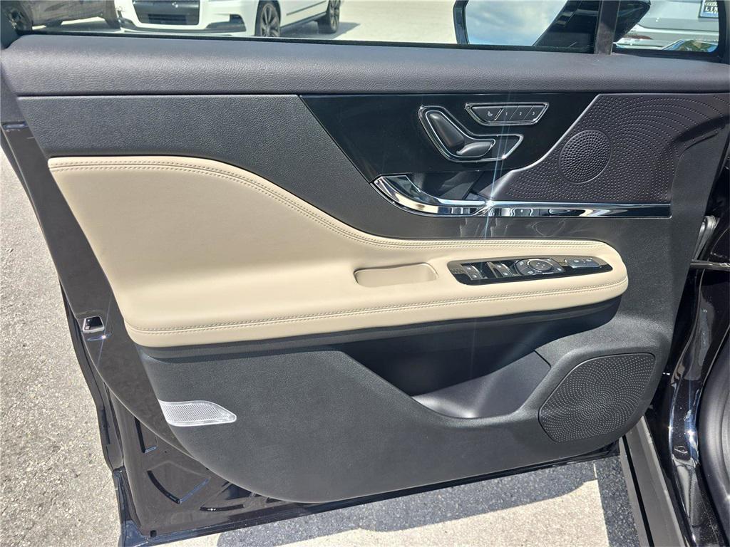 new 2025 Lincoln Corsair car, priced at $39,581