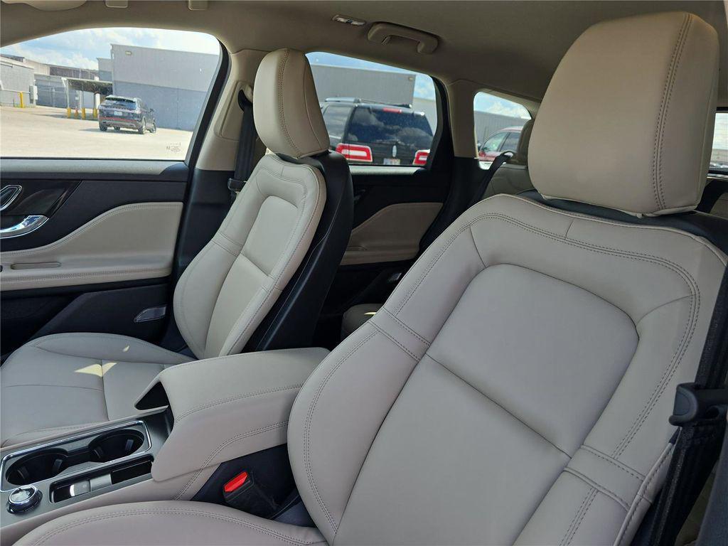 new 2025 Lincoln Corsair car, priced at $33,397