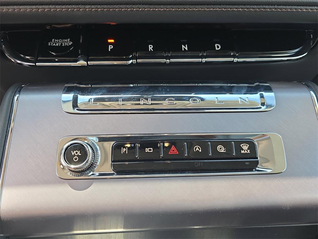 new 2025 Lincoln Aviator car, priced at $61,910