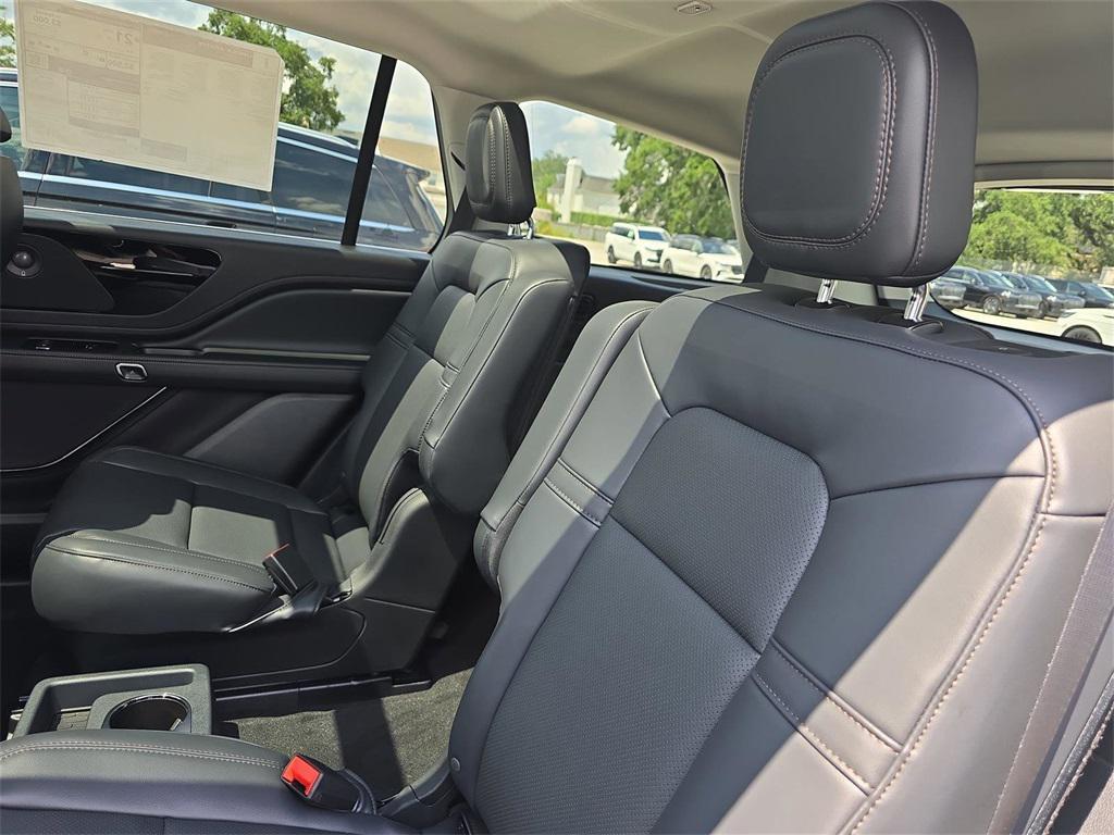 new 2025 Lincoln Aviator car, priced at $61,910