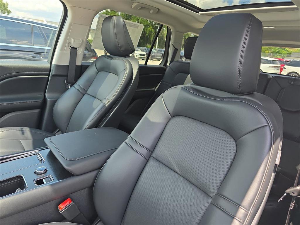 new 2025 Lincoln Aviator car, priced at $61,910