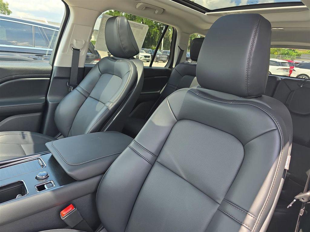 new 2025 Lincoln Aviator car, priced at $58,910