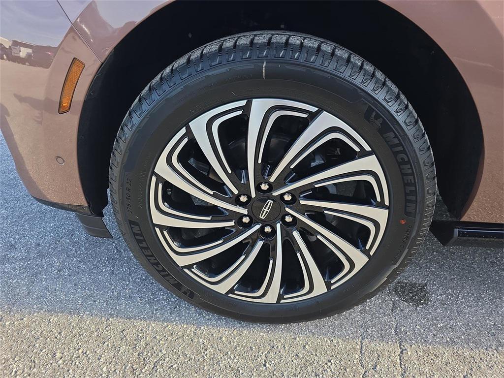 new 2025 Lincoln Navigator car, priced at $121,340