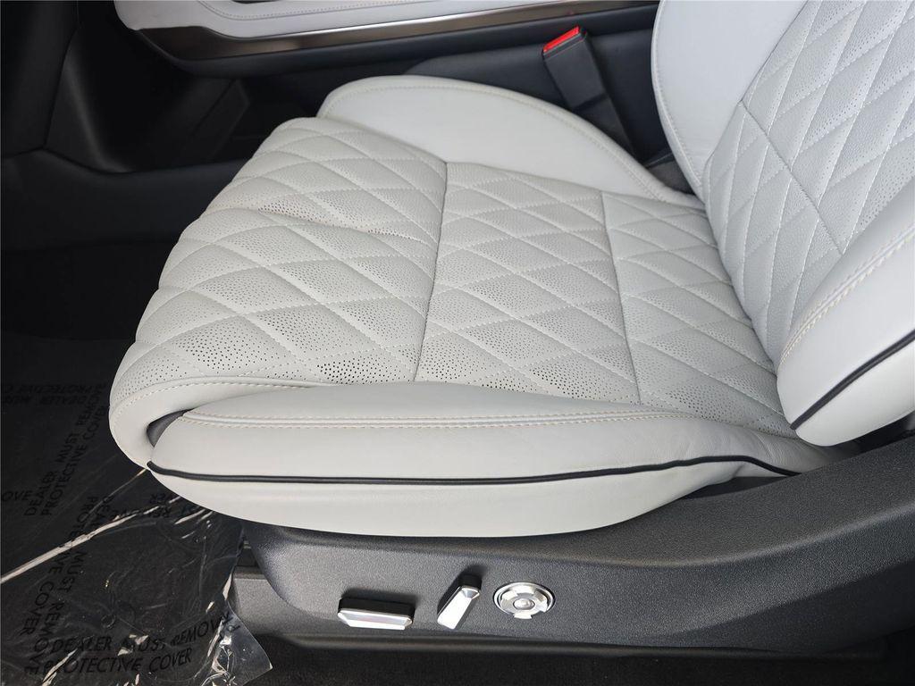 new 2025 Lincoln Navigator car, priced at $135,550