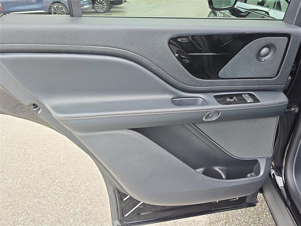 new 2025 Lincoln Aviator car, priced at $59,554