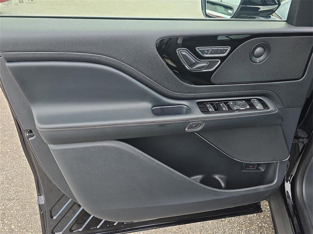 new 2025 Lincoln Aviator car, priced at $59,554