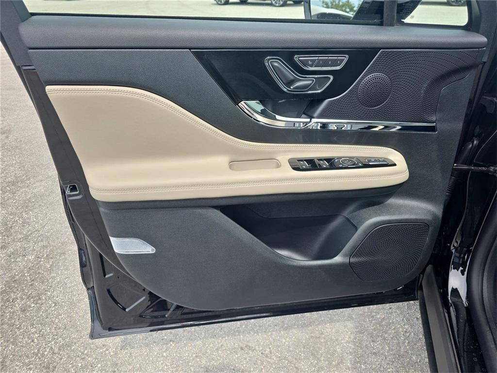 new 2025 Lincoln Corsair car, priced at $39,725