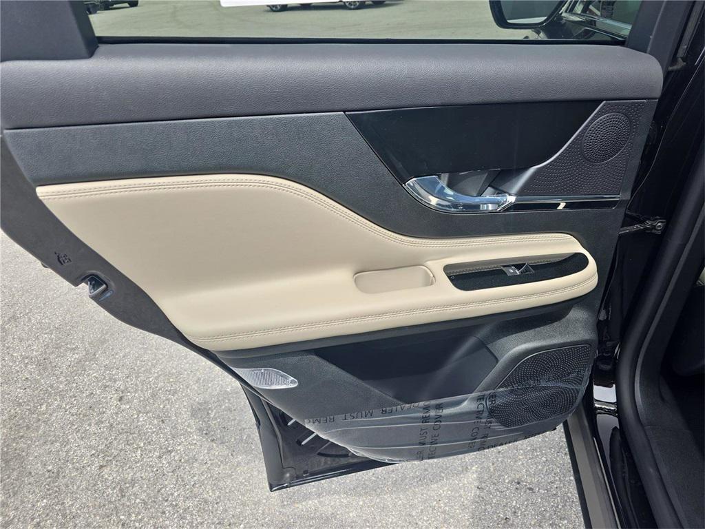 new 2025 Lincoln Corsair car, priced at $39,725