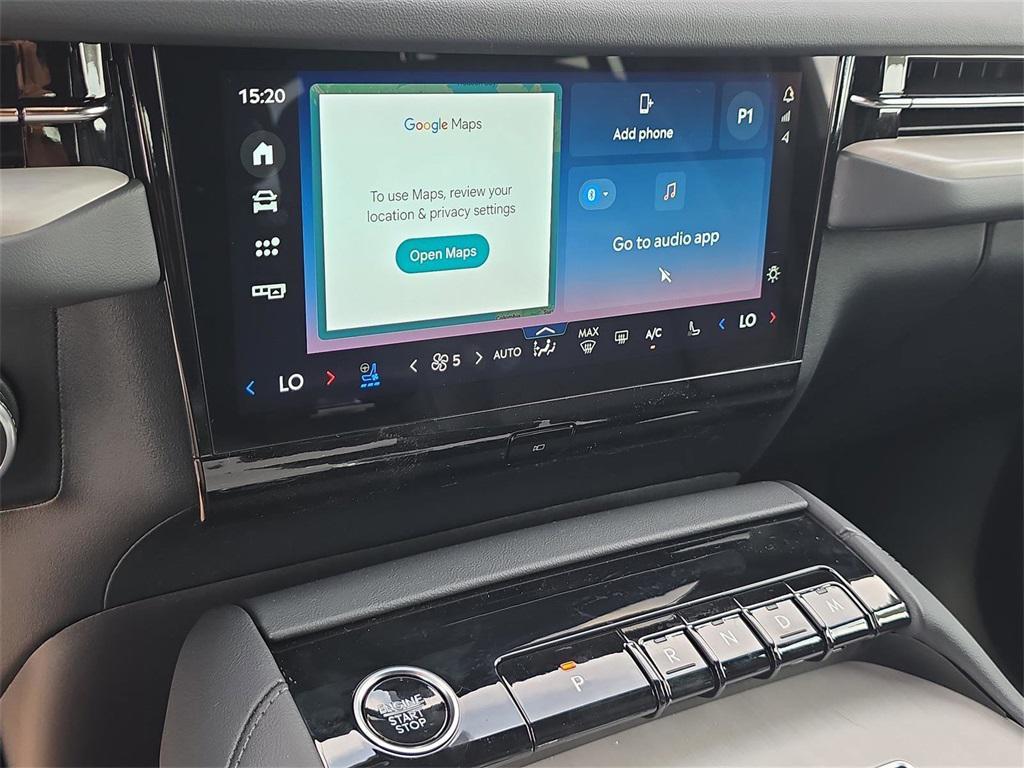 new 2025 Lincoln Navigator car, priced at $103,990
