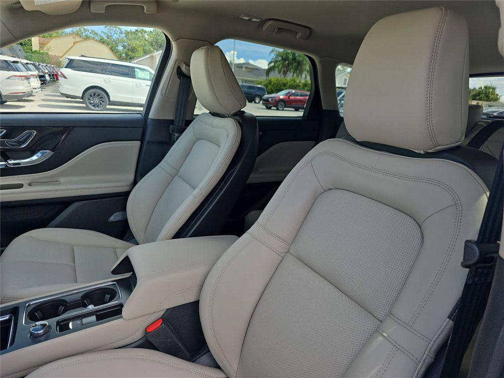 new 2025 Lincoln Corsair car, priced at $38,037