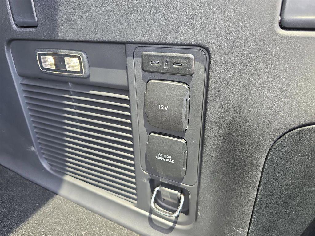 new 2025 Lincoln Navigator car, priced at $99,973