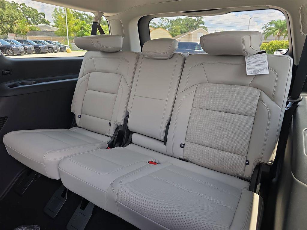 new 2025 Lincoln Navigator car, priced at $99,973