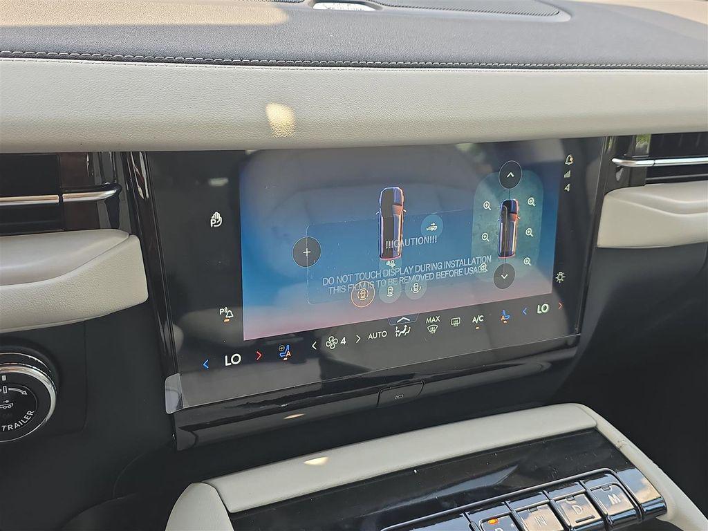 new 2025 Lincoln Navigator car, priced at $99,973