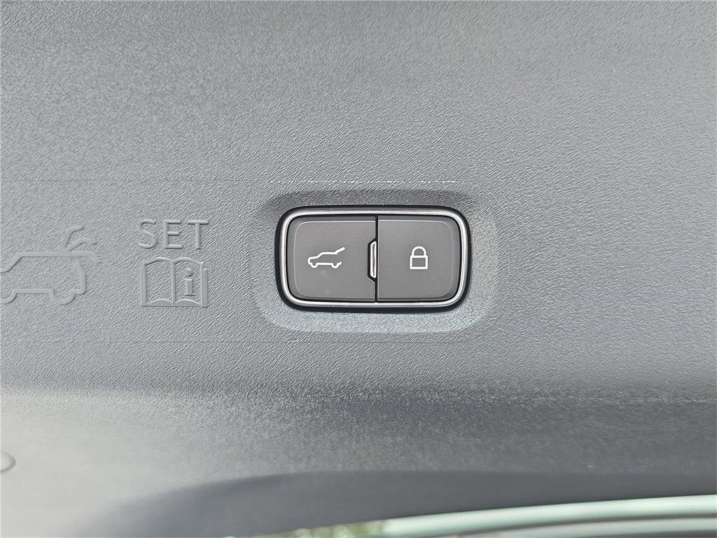 new 2025 Lincoln Navigator car, priced at $119,340