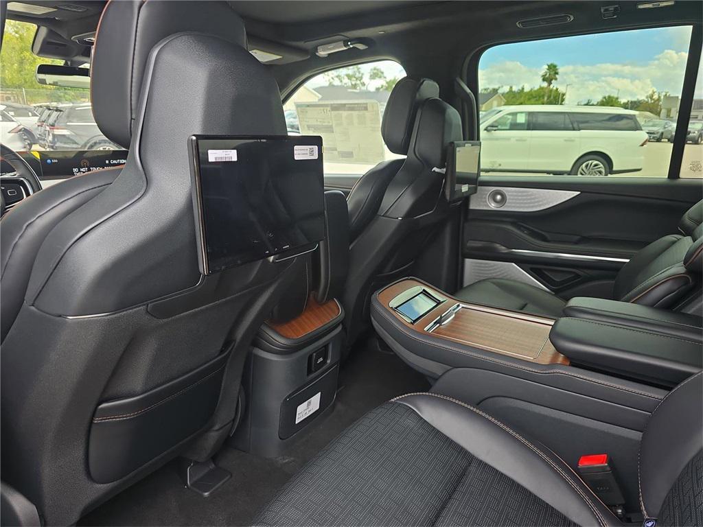 new 2025 Lincoln Navigator car, priced at $119,340