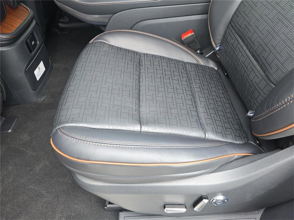 new 2025 Lincoln Navigator car, priced at $119,340